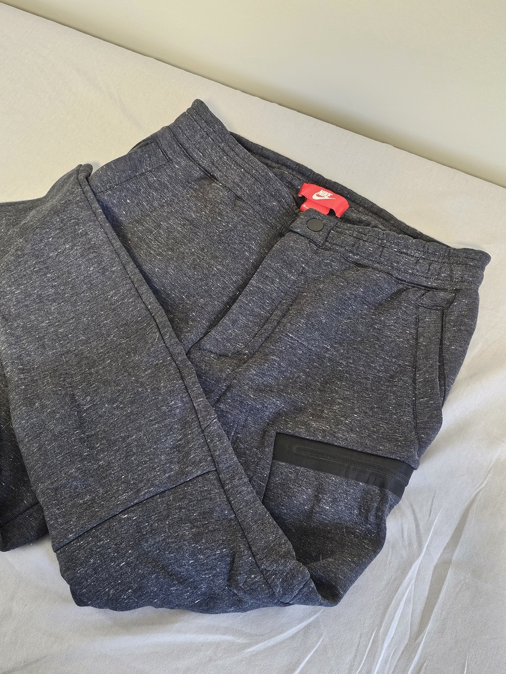 Nike Men's Dark Gray Sweatpant Joggers Size Medium